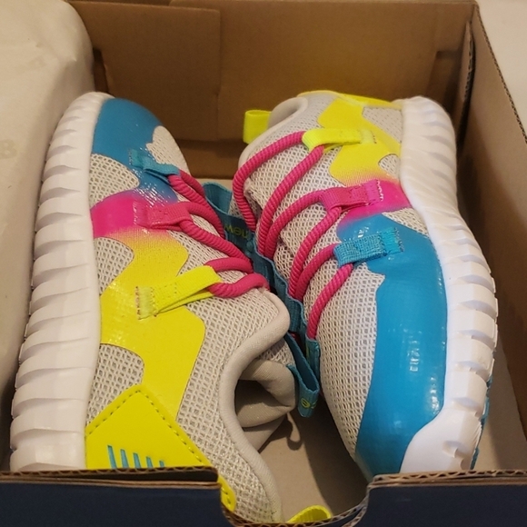 New Balance Girl Sneakers